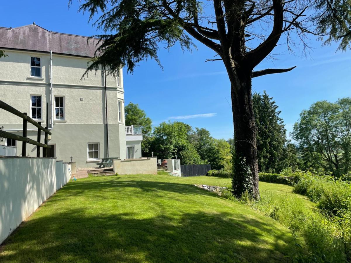 Penybryn Villa Llandeilo Exterior foto